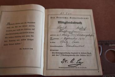 Preview: Mitgliedsbuch der Deutschen Arbeitsfront DAF eines Mannes aus Pfalz-Saar